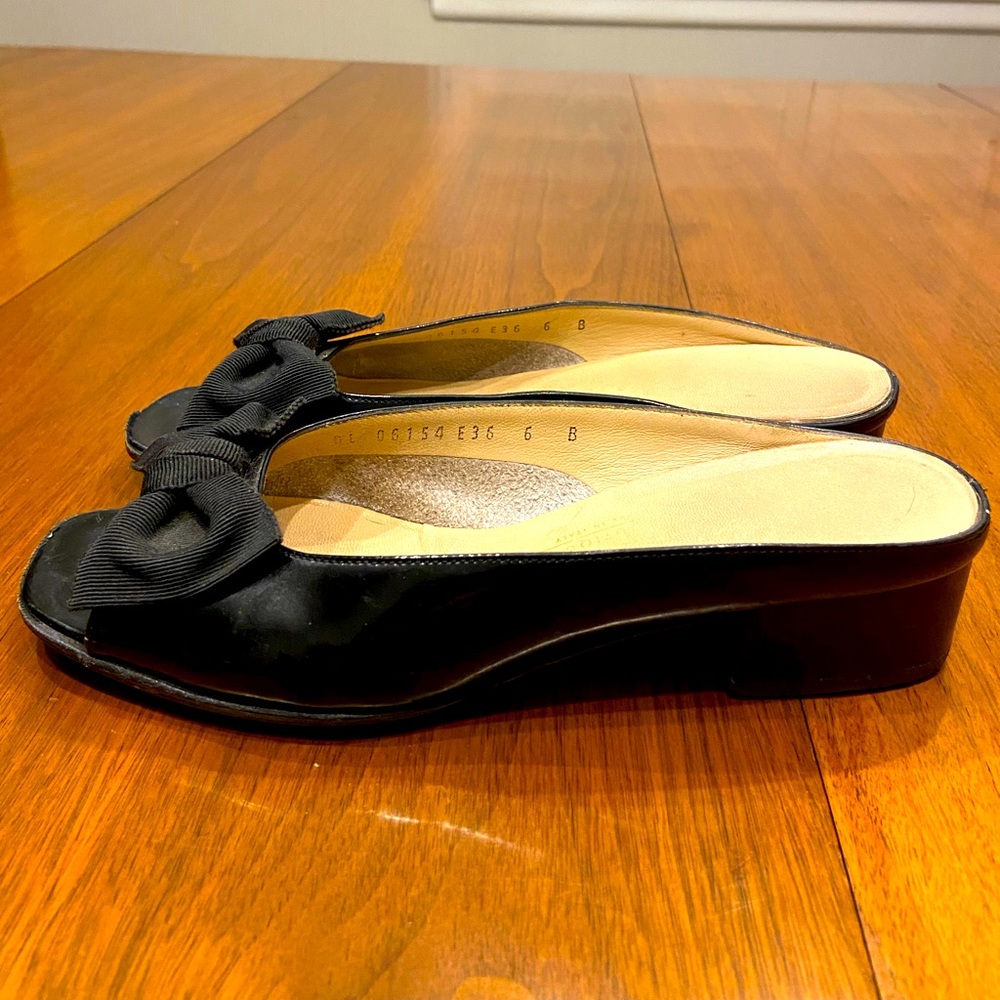 Vintage Salvatore Ferragamo Women’s Mule Black